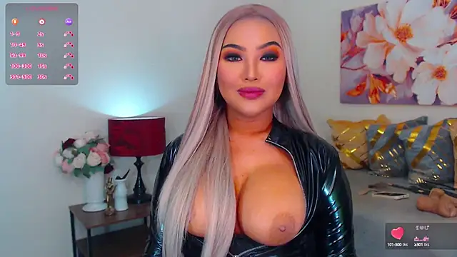 Snapshot of HugeCock_Savanna chatting on September 19, 2025, 11:20 pm HugeCock Savanna online show from September 19, 2025, 11:20 pm