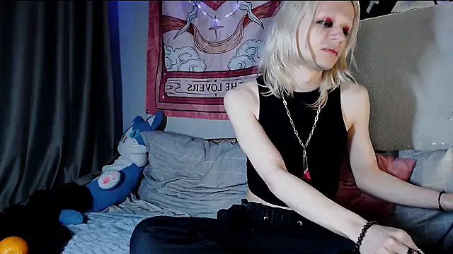 Alien Bella online show from April 29, 2026, 8:37 pm