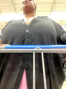 Snapshot of BigFineSelena chatting on October 7, 2025, 12:39 pm BigFineSelena online show from October 7, 2025, 12:39 pm