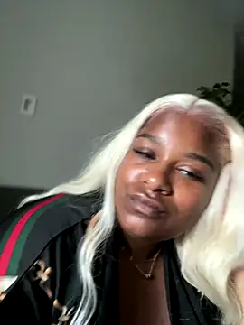 Snapshot of BigFineSelena chatting on September 17, 2025, 11:07 pm BigFineSelena online show from September 17, 2025, 11:07 pm