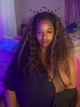 BigFineSelena online show from June 12, 2026, 1:03 am