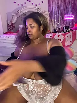 Snapshot of BigFineSelena chatting on March 1, 2026, 2:44 am BigFineSelena online show from March 1, 2026, 2:44 am