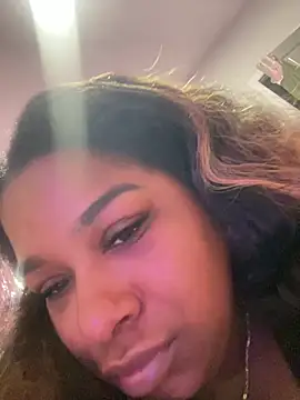 BigFineSelena online show from March 5, 2026, 7:05 am