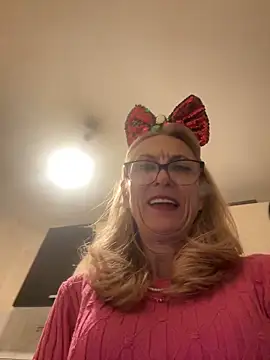 Snapshot of adella13 chatting on December 16, 2024, 2:49 pm adella13 online show from December 16, 2024, 2:49 pm