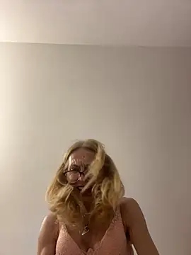 Snapshot of adella13 chatting on January 19, 2025, 11:43 pm adella13 online show from January 19, 2025, 11:43 pm