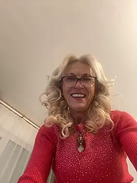 Snapshot of adella13 chatting on December 22, 2025, 7:36 pm adella13 online show from December 22, 2025, 7:36 pm