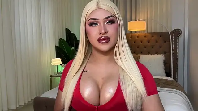 Snapshot of Your_Majesty_Tyra chatting on March 22, 2025, 4:56 am Your Majesty Tyra online show from March 22, 2025, 4:56 am