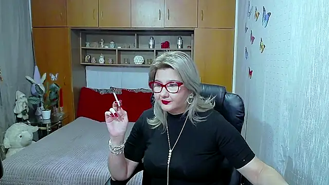 LucilleFenlys online show from March 24, 2026, 5:46 pm