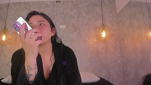 dayra angels online show from March 26, 2026, 7:12 pm