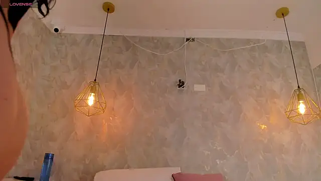 dayra angels online show from November 28, 2025, 7:47 pm