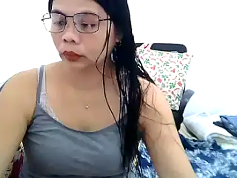 Snapshot of pinay_milfxx chatting on January 20, 2025, 12:25 am pinay milfxx online show from January 20, 2025, 12:25 am