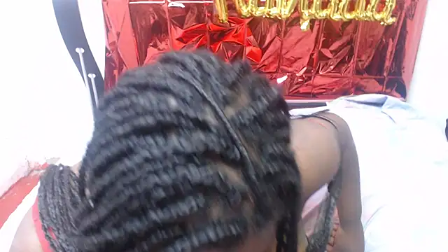 morenahott1 online show from December 5, 2025, 12:37 pm