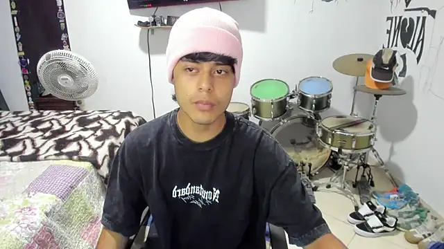 Zack falcon online show from December 3, 2025, 4:13 am