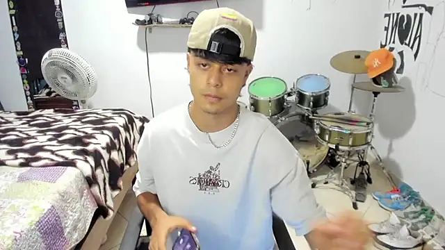 Zack falcon online show from November 15, 2025, 2:59 am