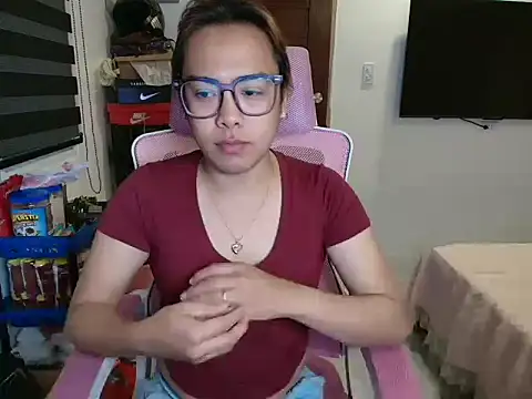 Your PrettyGirlxxx online show from March 8, 2026, 1:47 pm