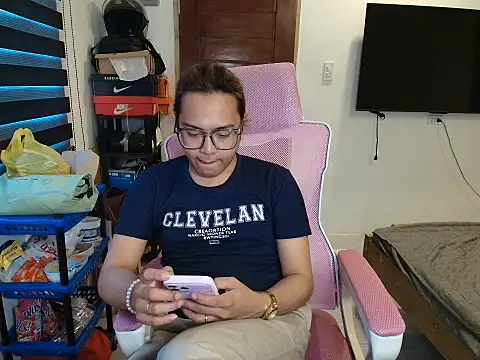 Your PrettyGirlxxx online show from March 1, 2026, 3:39 am