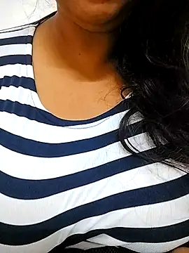 rekhabb123 online show from January 8, 2026, 4:18 am