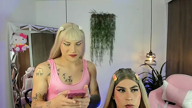 queenramoona-hot online show from March 27, 2026, 10:33 pm