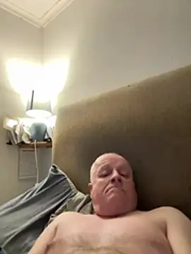 Snapshot of locallad88 chatting on February 23, 2026, 11:38 pm locallad88 online show from February 23, 2026, 11:38 pm