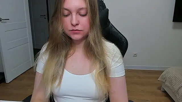 Snapshot of stacy_miracle chatting on February 3, 2026, 4:12 pm stacy miracle online show from February 3, 2026, 4:12 pm