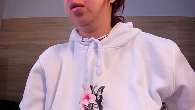 madelaine blosson online show from March 24, 2026, 10:37 am