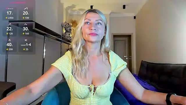 Snapshot of ZoeGrant chatting on September 10, 2025, 7:46 pm ZoeGrant online show from September 10, 2025, 7:46 pm