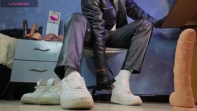 Snapshot of TomLover_12 chatting on February 26, 2026, 5:13 pm TomLover 12 online show from February 26, 2026, 5:13 pm