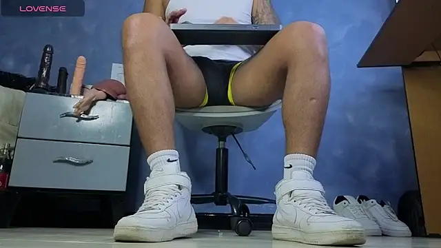 Snapshot of TomLover_12 chatting on February 7, 2026, 3:58 am TomLover 12 online show from February 7, 2026, 3:58 am