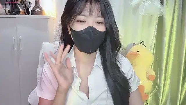 Snapshot of Mya_Lee chatting on February 23, 2025, 4:57 pm Mya Lee online show from February 23, 2025, 4:57 pm