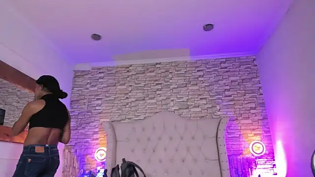 Lucia-sex online show from January 15, 2026, 6:33 pm