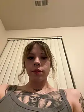 BiancaValentina online show from July 4, 2026, 6:42 am