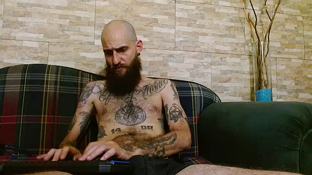 Snapshot of Tatted21xxx chatting on March 21, 2025, 11:23 pm Tatted21xxx online show from March 21, 2025, 11:23 pm