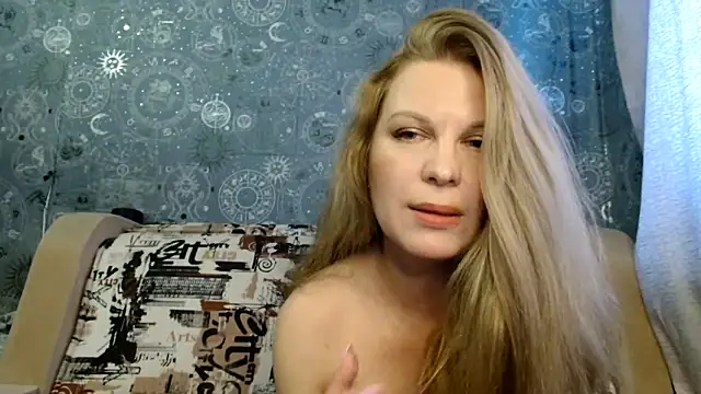 Snapshot of BlondeFox chatting on March 3, 2026, 2:40 am BlondeFox online show from March 3, 2026, 2:40 am