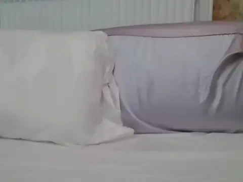 Snapshot of RealLittleRedRidingHood chatting on October 11, 2025, 7:59 pm RealLittleRedRidingHood online show from October 11, 2025, 7:59 pm