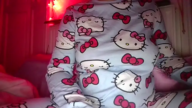 Snapshot of RealLittleRedRidingHood chatting on March 12, 2025, 6:43 pm RealLittleRedRidingHood online show from March 12, 2025, 6:43 pm