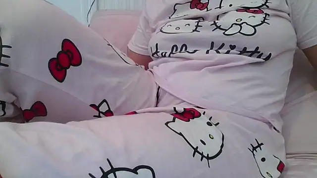 Snapshot of RealLittleRedRidingHood chatting on February 8, 2025, 5:39 pm RealLittleRedRidingHood online show from February 8, 2025, 5:39 pm