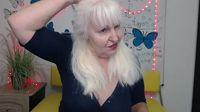 Snapshot of BlondyLeeBest chatting on March 16, 2025, 1:28 am BlondyLeeBest online show from March 16, 2025, 1:28 am