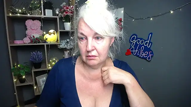 BlondyLeeBest online show from July 12, 2026, 6:42 pm