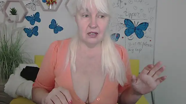 Snapshot of BlondyLeeBest chatting on March 18, 2025, 4:29 am BlondyLeeBest online show from March 18, 2025, 4:29 am