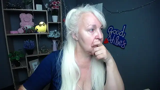 BlondyLeeBest online show from July 11, 2026, 6:41 pm