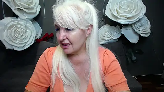 BlondyLeeBest online show from July 18, 2026, 6:49 pm