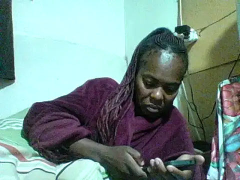 Snapshot of hairybushpussyxx1 chatting on December 13, 2024, 1:48 am hairybushpussyxx1 online show from December 13, 2024, 1:48 am