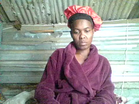 Snapshot of hairybushpussyxx1 chatting on December 5, 2024, 8:38 am hairybushpussyxx1 online show from December 5, 2024, 8:38 am