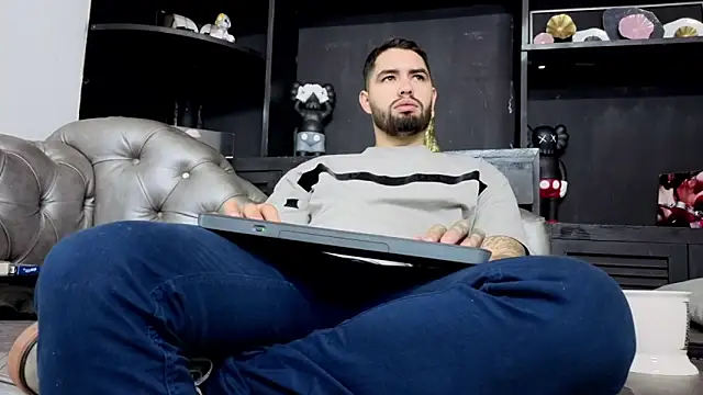 Snapshot of matteosantos chatting on February 11, 2026, 10:04 am matteosantos online show from February 11, 2026, 10:04 am