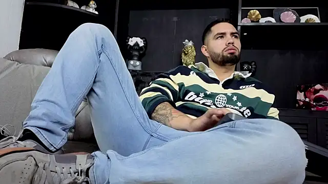 Snapshot of matteosantos chatting on February 12, 2026, 10:59 am matteosantos online show from February 12, 2026, 10:59 am