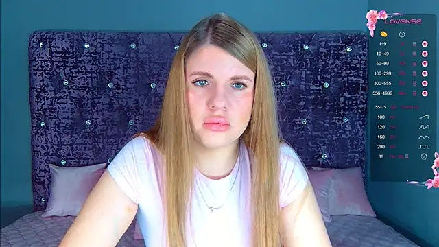 Snapshot of NoraBigAss chatting on February 22, 2026, 2:14 am NoraBigAss online show from February 22, 2026, 2:14 am