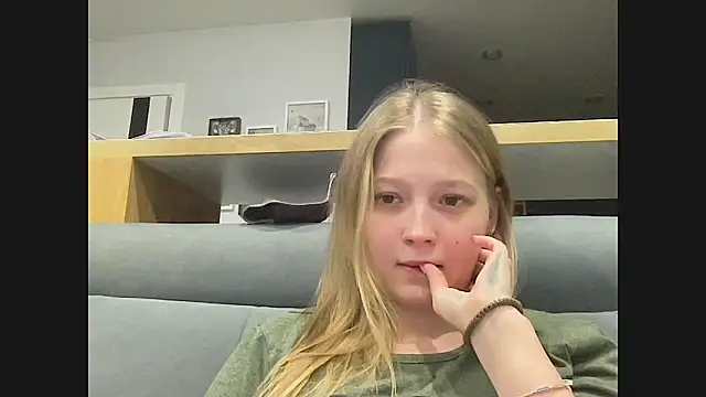 CharmingSarah online show from January 29, 2025, 6:07 pm