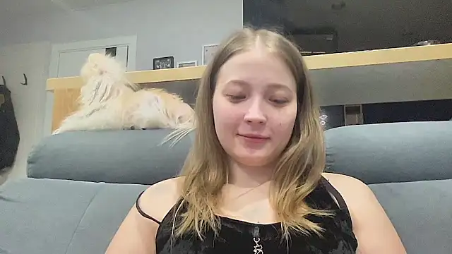 CharmingSarah online show from March 4, 2026, 5:10 pm