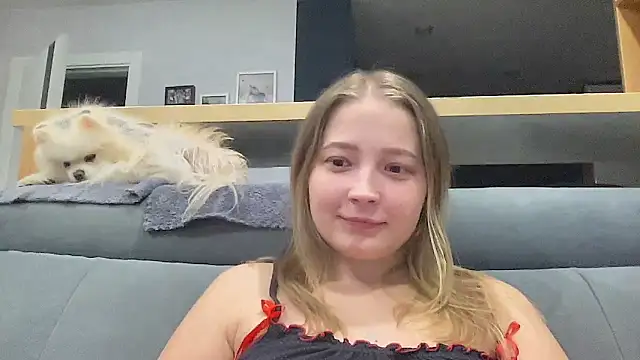 CharmingSarah online show from September 17, 2025, 4:31 pm