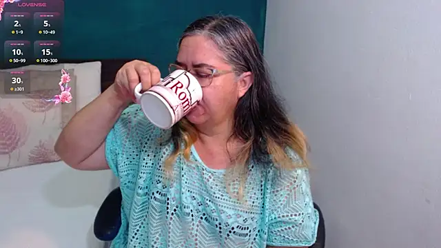 Snapshot of scaelettdubois chatting on February 16, 2026, 12:48 pm scaelettdubois online show from February 16, 2026, 12:48 pm